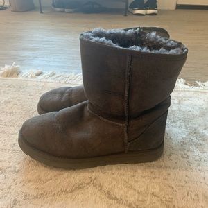 Ugg - short grey boots